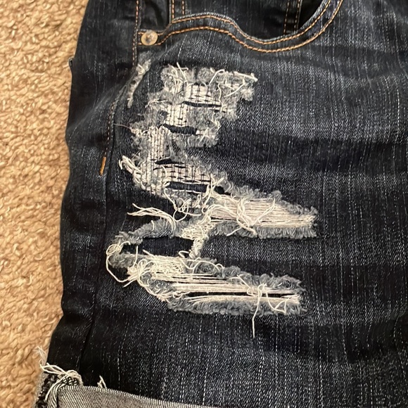 American Eagle high rise distressed shorts, size 8 - Picture 6 of 6